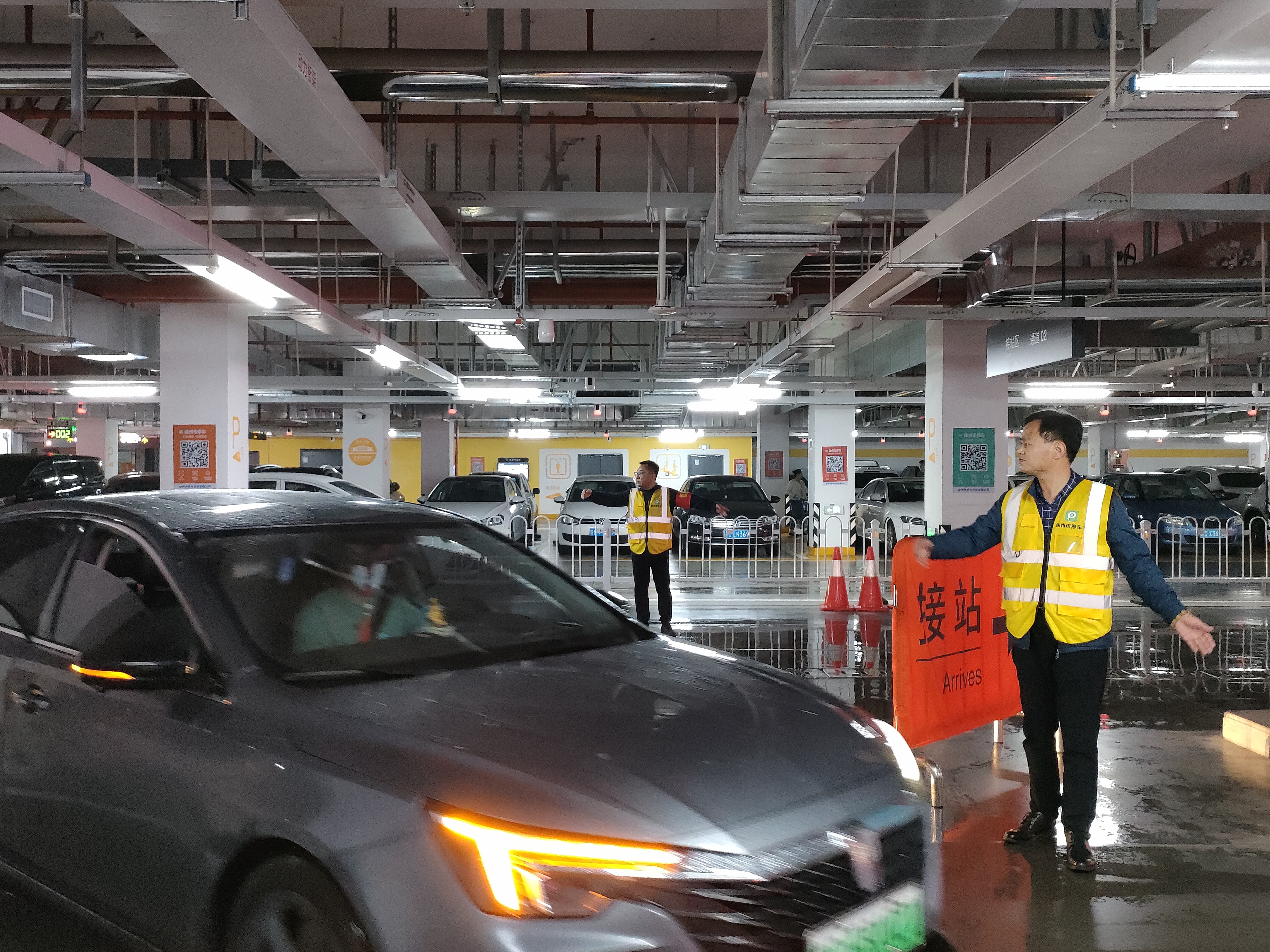 停車科技公司黨業(yè)融合推動(dòng)任務(wù)雙過半