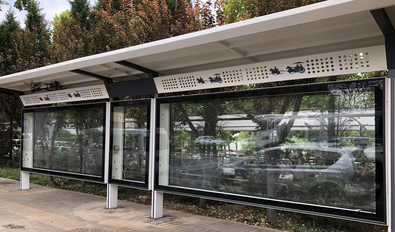 我市首批漢文化元素公交候車(chē)亭亮相！