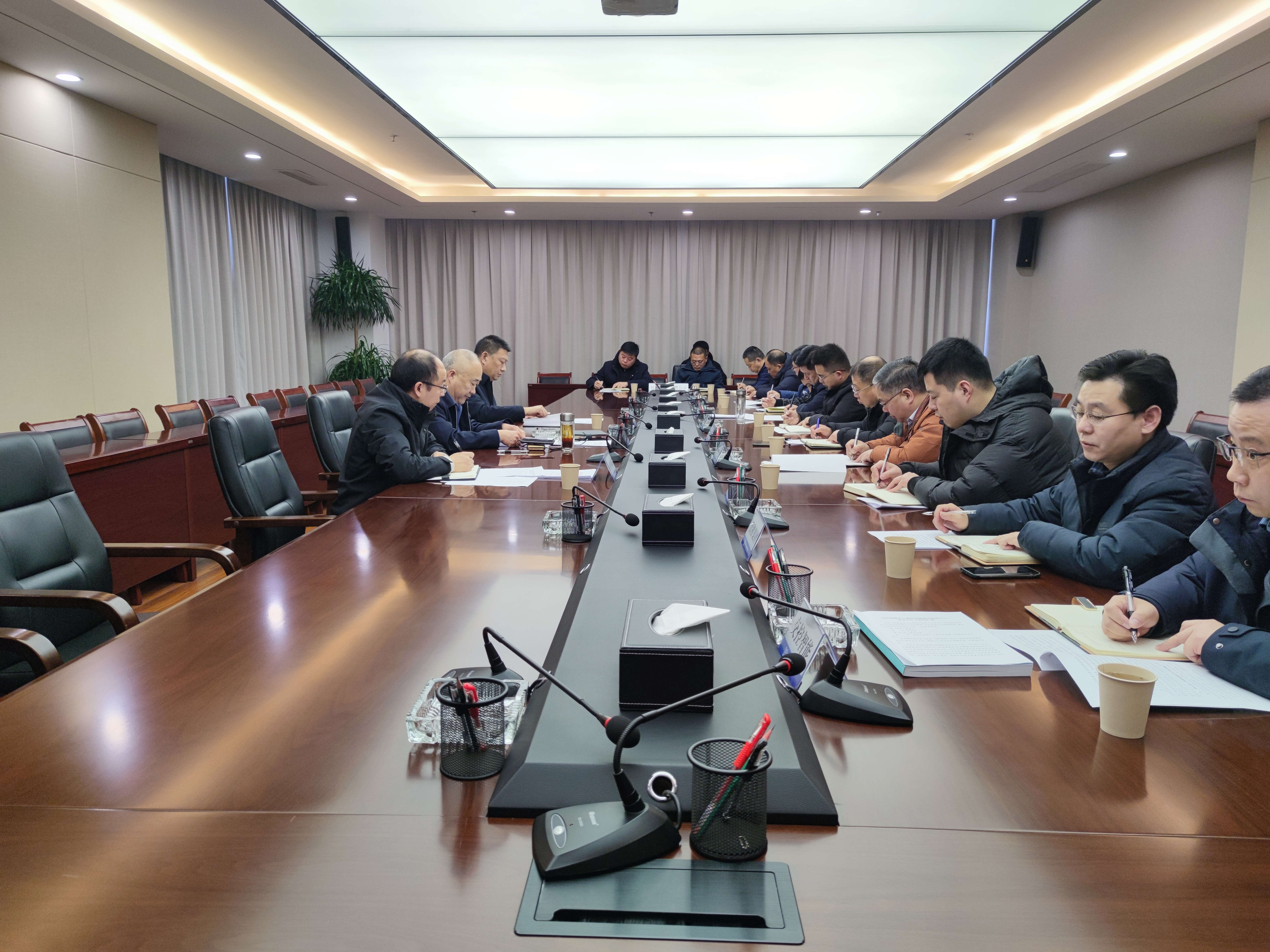 集團(tuán)召開安全生產(chǎn)專題會(huì)議暨2月份安全環(huán)保工作會(huì)議